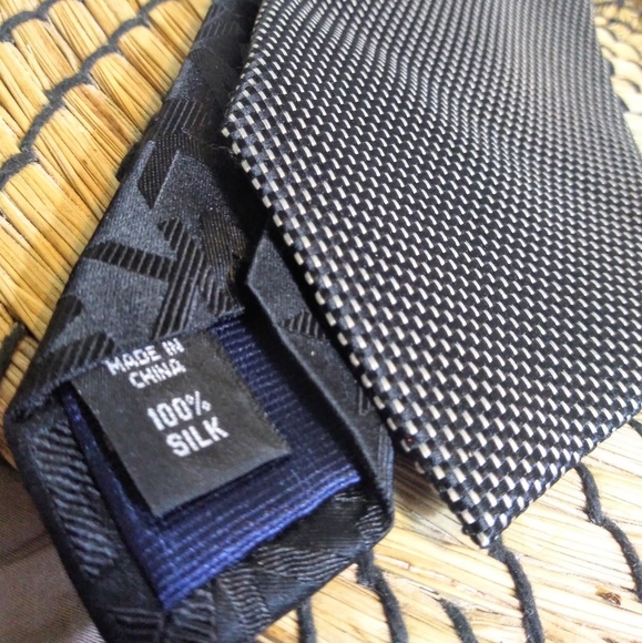Michael Kors 100% silk tie - Picture 7 of 8